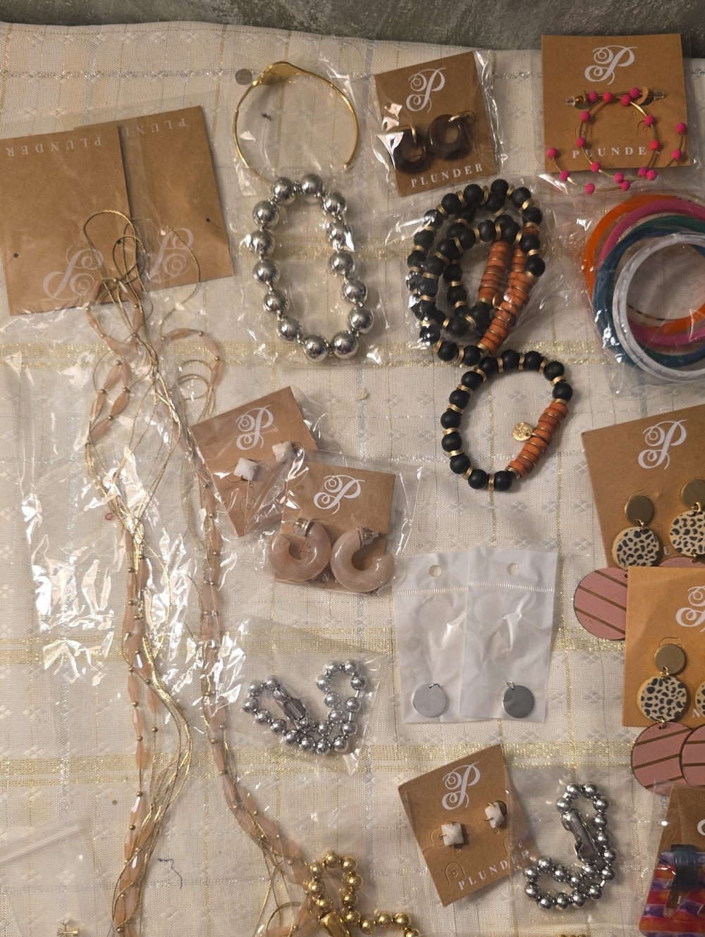 54 Plunder Assorted Bracelets, Earrings & Necklaces All NEW - Picture 10 of 12